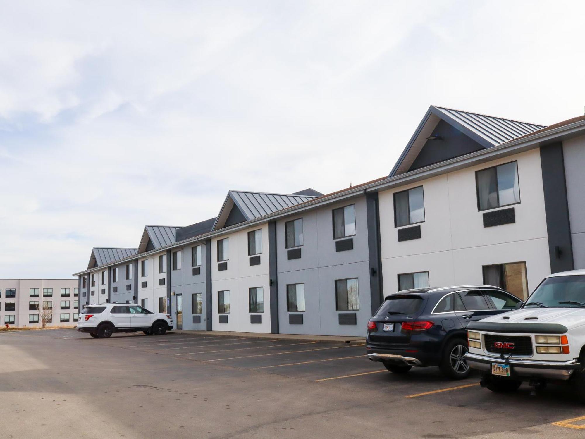 Travelodge By Wyndham Rapid City - Black Hills Extérieur photo